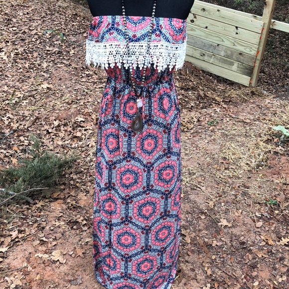 Dresses & Skirts - Beautiful Boho Print Maxi Dress!